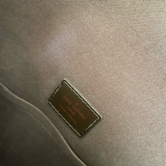 Louis Vuitton Messenger Bag - Picture 9 of 12